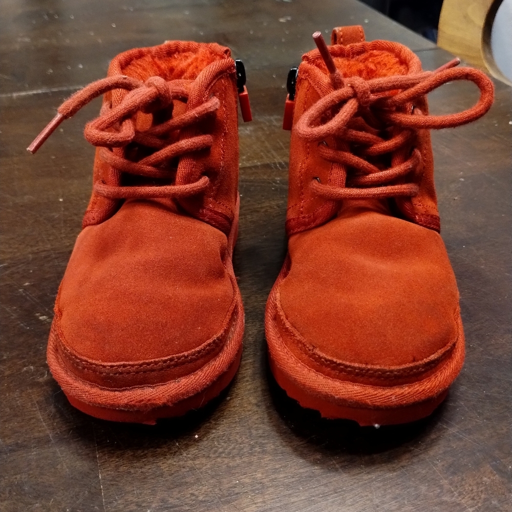 Uggs kids boots size 9